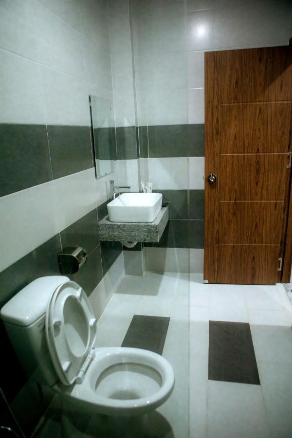 Truong Phuc Vinh Hotel Фантхьет Экстерьер фото